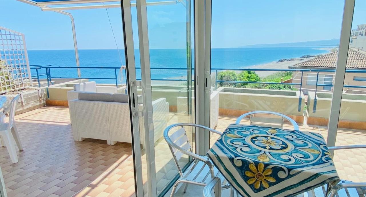 Ferienwohnung The Dream - Seafront Loft Giardini-Naxos Exterior foto